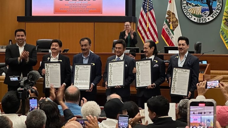 Proclaman el 10 de junio como el Día de Los Tigres del Norte en Monterey, California