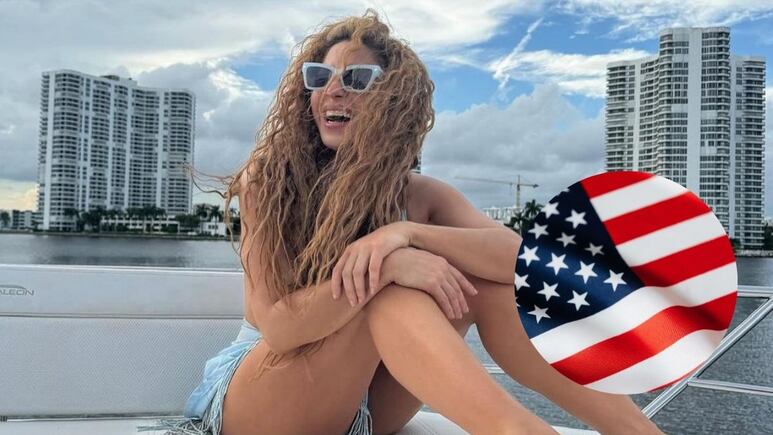 shakira en un barco