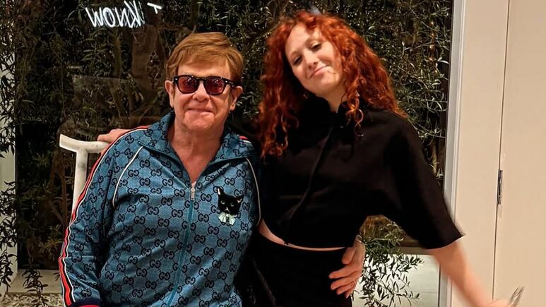 Elton John revela que perdió la vista tras infección ocular grave; “hay esperanza de que estaré bien”