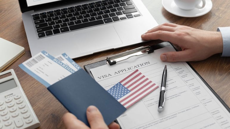 EEUU anuncia nueva restricción a visas a familiares y socios relacionados con personas sentenciadas con este delito