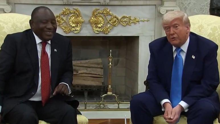 Donald Trump enfrenta al presidente sudafricano por la “persecución blanca” y genera una tensa reunión en Washington