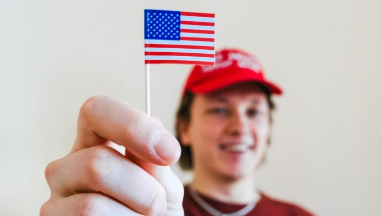 persona bandera estados unidos