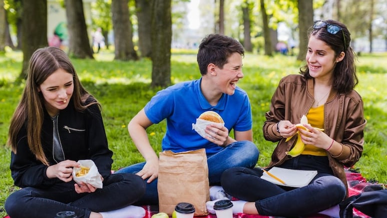 Los Ángeles ofrecerá almuerzo GRATIS a niños y adolescentes hasta agosto 2025