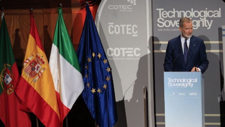 Felipe VI, rey de España, durante una conferencia de prensa Foto: "X" @CasaReal
