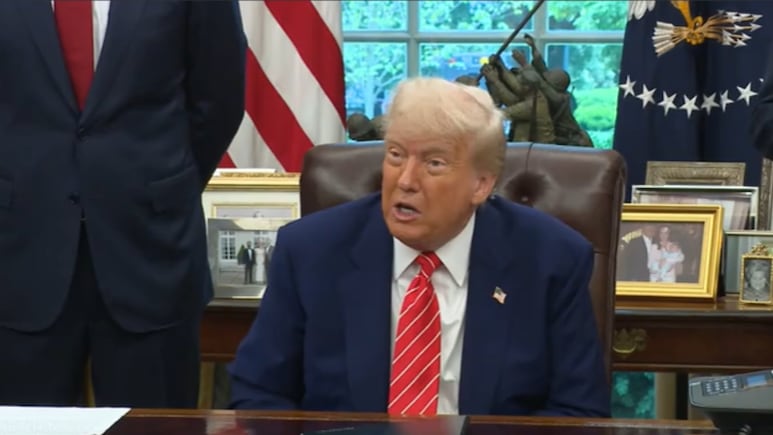 Trump anuncia acuerdo comercial entre EEUU y Reino Unido para conmemorar el Día de la Victoria