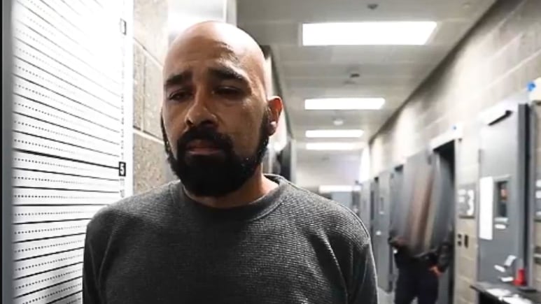 Arrestan a un mexicano en la frontera por agredir vehículos de agentes ICE con piedras durante las protestas en Los Ángeles de junio