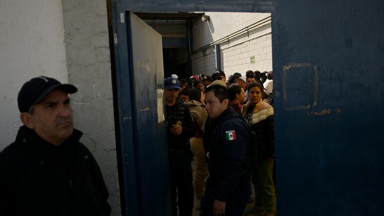 ¿Cómo son las tarjetas rojas para inmigrantes en EEUU y para qué sirven?