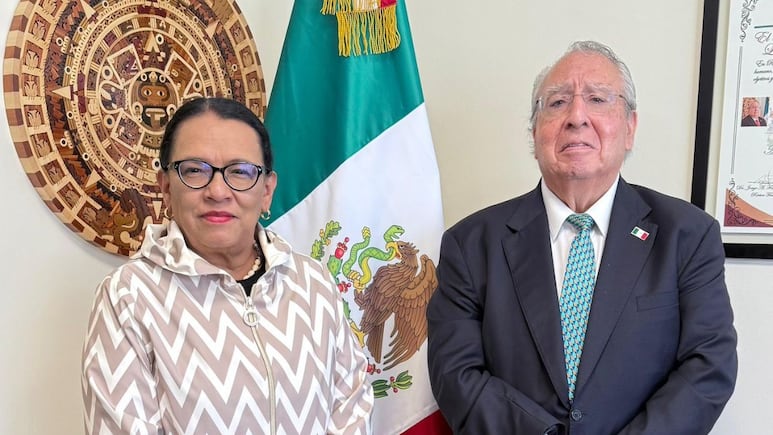 Rosa Icela Rodríguez visita el Vaticano para hacer invitación oficial al papa León XIV a México