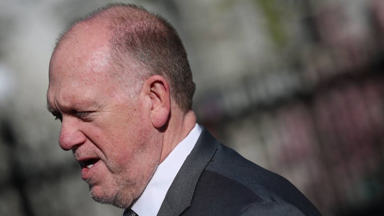 “Zar de la Frontera”, Tom Homan, habría obtenido ingresos de empresa beneficiada por detenciones masivas