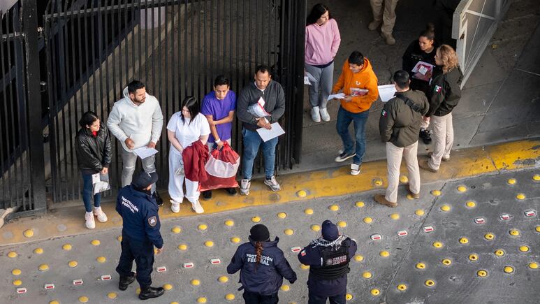 ¿Cuáles son los derechos que tienen los migrantes si son detenidos en EEUU tras nuevo mandato de Trump?