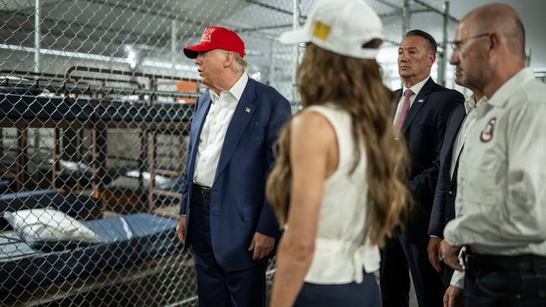 Alligator Alcatraz: Primeras imágenes de la cárcel para migrantes, parecen conocidas