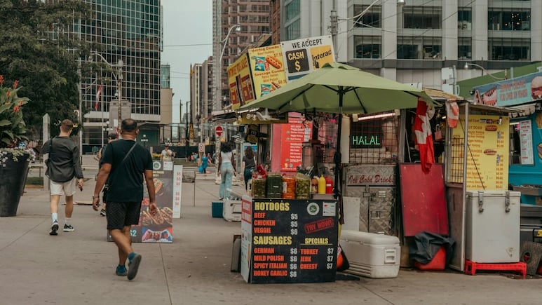 Chicago endurece medidas contra vendedores ambulantes; impondrá multas de hasta 3,000 dólares