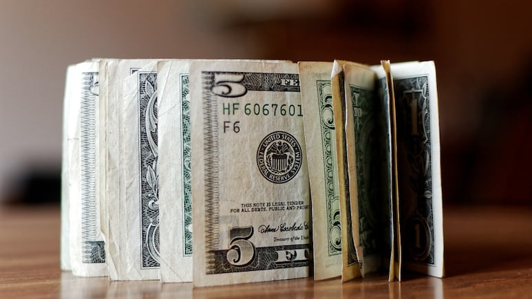 Dinero (dólares)
