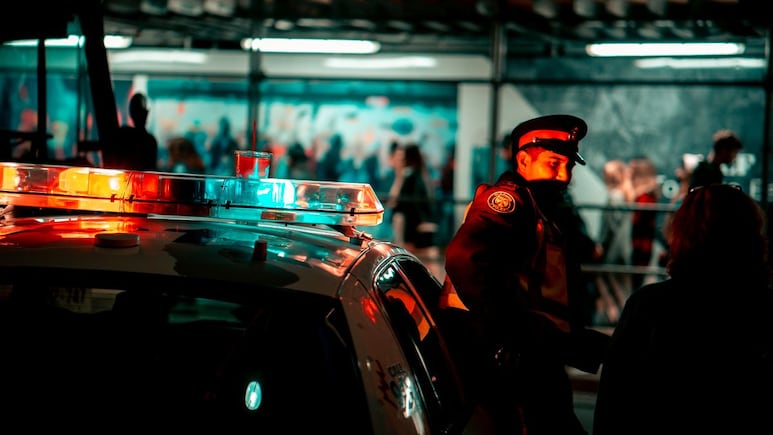 Departamento de Justicia extradita a más de 12 migrantes con cargos penales de Canadá, Alemania, Israel, Honduras y otros países en mayo de 2025