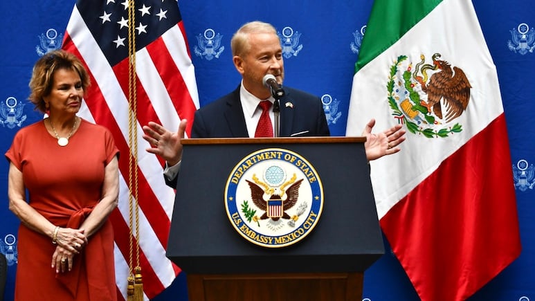 Ronald Johnson, embajador de EEUU envía saludos al pueblo de México a su llegada al país | VIDEO