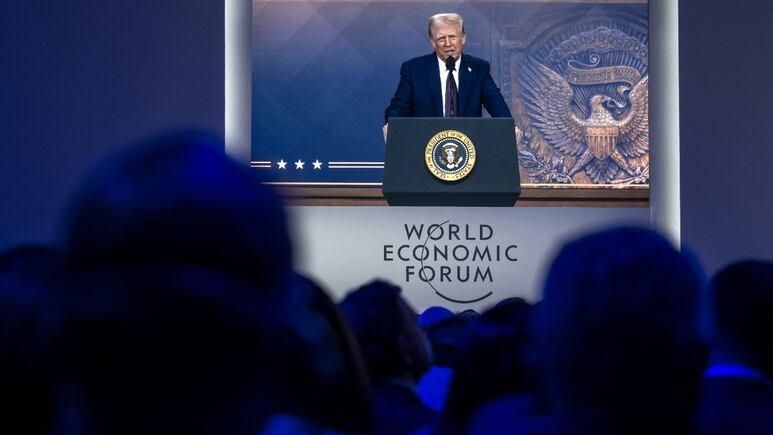 Trump en Davos: Migración, inversión y destaca buena relación con México