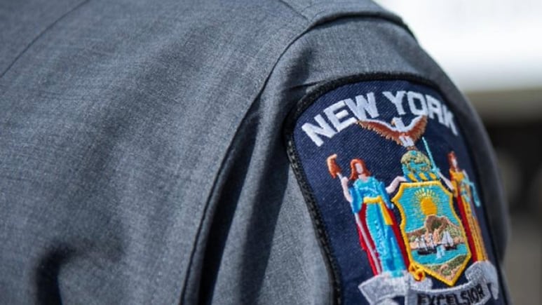 Policía de NY detiene por error a turista chilena que paseaba en NY con su hija de 12 años; esto sucedió