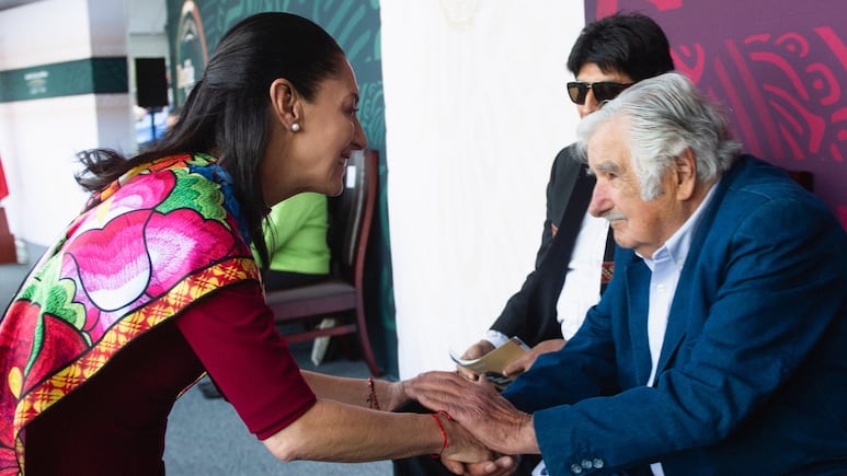 Claudia Sheinbaum da último adiós al ex presidente uruguayo José Mujica y recuerda su legado