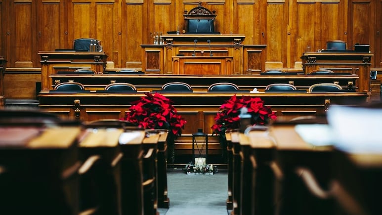 Departamento de Justicia demanda a funcionarios de NY por permanecer como “ciudad santuario”
