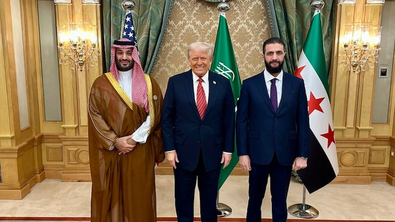 Trump se reúne con líder sirio y propone reconciliación con Israel tras eliminar sanciones
