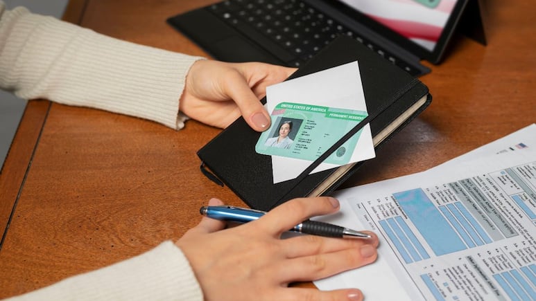 ¿Qué diferencia hay entre la Green Card y la residencia?