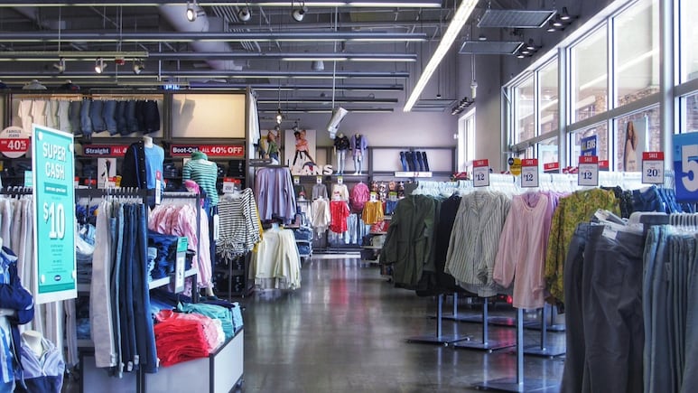 Mexicanos que compren productos en outlets de EEUU para este propósito podrían perder su VISA americana
