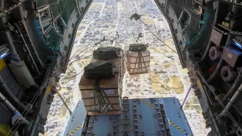 Llega ayuda humanitaria a Gaza en aviones de carga militar procedente de varios países del Medio Oriente