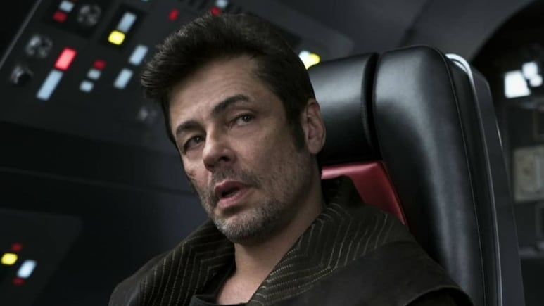 Benicio del Toro es detenido por agentes de la Administración de Seguridad del Transporte en Los Ángeles