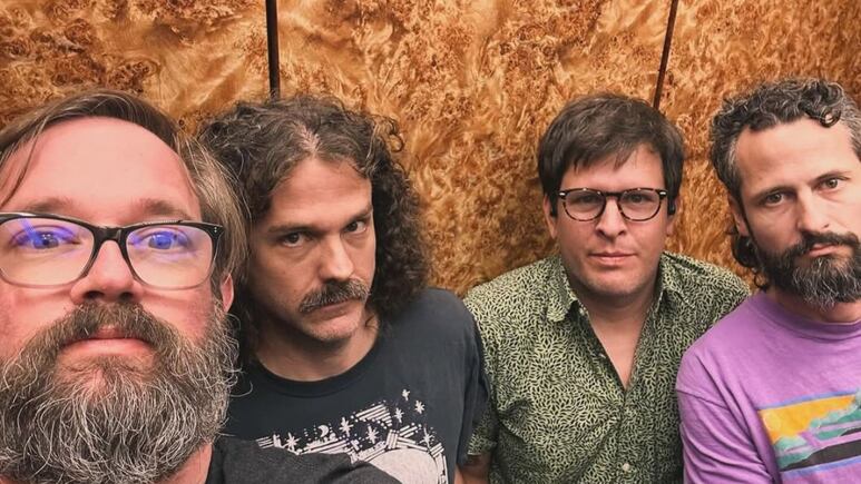 Banda de rock cancela gira tras arresto de su baterista mexicano por agentes de migración en Texas