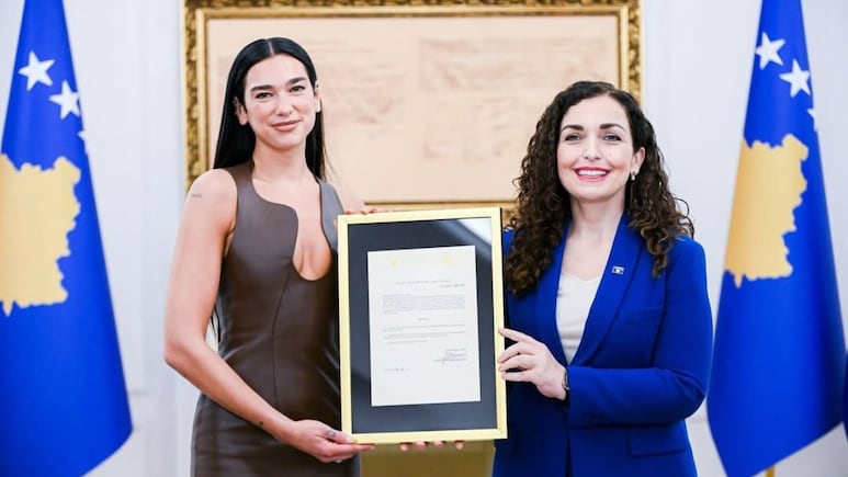 Dua Lipa recibe la ciudadanía de Kosovo por su aporte cultural y ser orgullo nacional