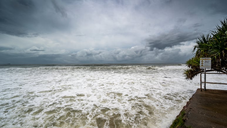 Alertan por sistema tropical Dexter en Florida; podría causar inundaciones