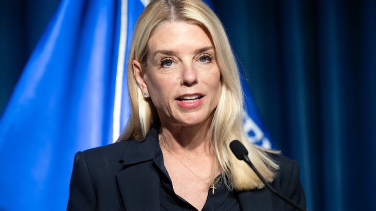 Pam Bondi, Fiscal general de los Estados Unidos.