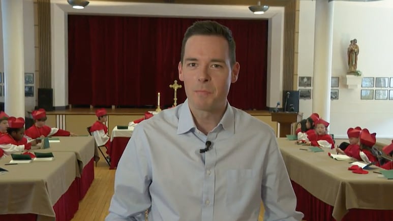 Estudiantes de Chicago recrean un cónclave papal para aprender cómo se elige al Papa