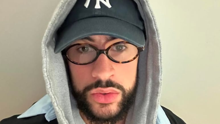 Bad Bunny alerta presencia de agentes ICE en Puerto Rico