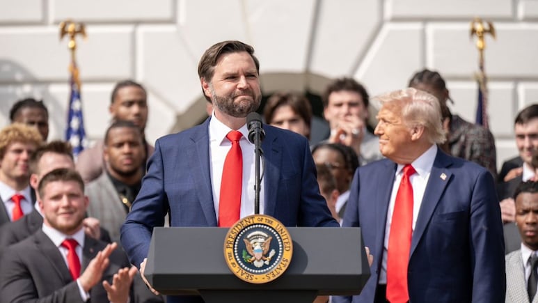 ¿JD Vance no apoya a Trump? El vicepresidente cambia su declaración sobre la carta de Trump a Epstein