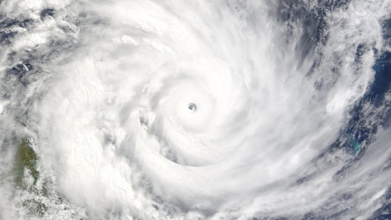 Alertan sobre depresión tropical en desarrollo cerca de Florida; se esperan lluvias este fin de semana