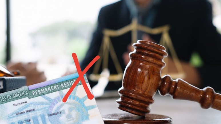 USCIS revela la lista de delitos por los que se puede perder la residencia legal en EEUU al instante