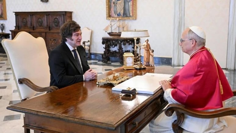 Javier Milei visita al papa León XIV; el pontífice confirma viaje a Argentina