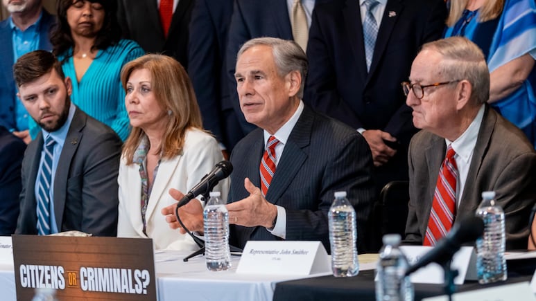 Ley SB 17: Texas limitará compra de tierras y propiedades a ciudadanos de estos 4 países