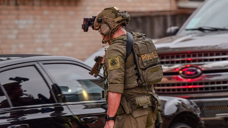 Revelan modus operandi que usa ICE para arrestar a migrantes indocumentados en Chicago