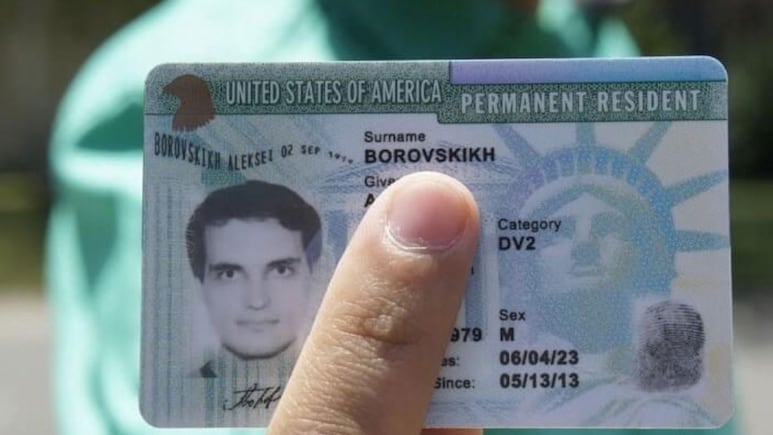 ¿Qué personas deben renovar su Green Card de manera obligatoria antes de que termine 2025?