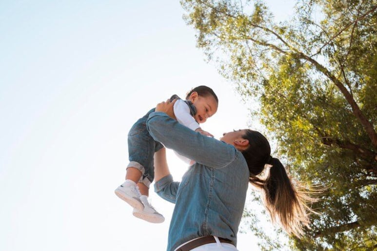 Madre e hijo.